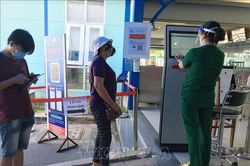 Các cơ sở y tế vừa chống dịch COVID-19, vừa đảm bảo công tác khám, chữa bệnh
