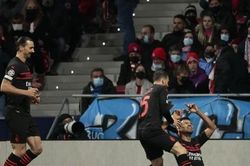Bất ngờ hạ Atletico Madrid, AC Milan thắp lại hy vọng đi tiếp