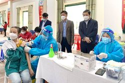 Lâm Thao, Thanh Ba: Tổ chức tiêm vắc xin COVID-19 cho trẻ em từ 12 đến 17