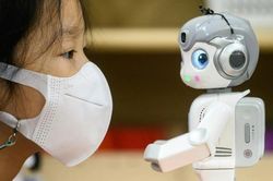 Robot dạy trẻ mẫu giáo hát, tập kungfu ở Seoul