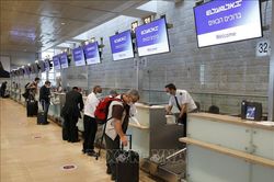 Anh, Israel hạn chế nhập cảnh đối với du khách từ châu Phi do lo ngại biến thể mới