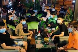 TPHCM: Chặn kịp thời hơn 20 thanh niên mang hung khí đi 'huyết chiến'