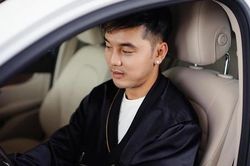 Ưng Hoàng Phúc lên tiếng về tin lái xe gây tai nạn và bỏ trốn