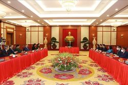 Trao Quyết định nghỉ chế độ cho 6 Ủy viên Bộ Chính trị, Ban Bí thư Trung ương Đảng khóa XII không tái cử khóa XIII