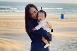Sau ánh hào quang, bà xã Cường Đô La từng chịu đựng đến muốn khóc để làm điều này cho con