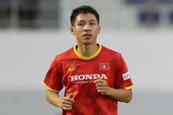 Hùng Dũng rạng rỡ trong ngày trở lại tập cùng tuyển Việt Nam