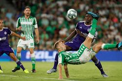 Soi kèo nhà cái Betis vs Levante. Nhận định, dự đoán bóng đá Tây Ban Nha (20h00, 28/11)