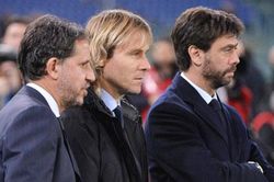 Pavel Nedved bị cảnh sát điều tra vì nghi gian lận tài chính