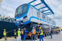 Metro số 1 Bến Thành – Suối Tiên: Thêm 4 đoàn tàu về đến TP.HCM