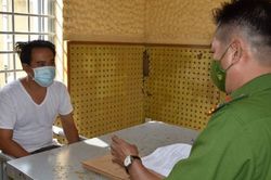 Mang dao từ Bến Tre sang Tiền Giang chém đứt lìa tay đồng nghiệp
