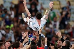 Messi và kỷ lục vô đối về 'Quả bóng vàng'