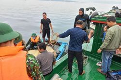 Tàu cá Nghệ An chìm trên biển, 5 người mất tích