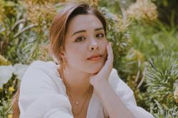 Con gái Chung Lệ Đề đoạt giải á hậu