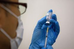 10 ngày để thế giới có câu trả lời vaccine hiệu lực ra sao trước biến thể Omicron