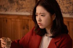 Chồng làm tiệc tân gia mừng nhà mới xây tặng vợ, chị hàng xóm 'nói đểu' một câu liền bị mẹ chồng tôi dập lại cho tối tăm mặt mũi