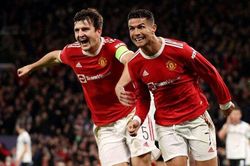 MU- Arsenal (3-2): Tuyệt vời Ronaldo!