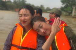 Những hình ảnh đời thường chưa từng lên sóng của người đẹp Nguyễn Thúc Thùy Tiên