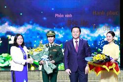 Học và làm theo Bác, để cả dân tộc là rừng hoa đẹp