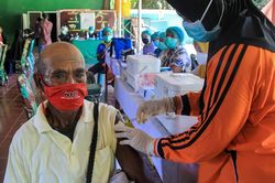Indonesia đặt mục tiêu tiêm vaccine đầy đủ cho 50% dân số năm 2021