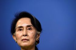 Bà Aung San Suu Kyi bị kết án 4 năm tù