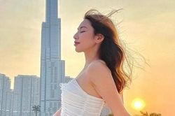 Tân Hoa hậu Hòa bình Thế giới 2021 Thùy Tiên đời thường trong veo thời áo trắng