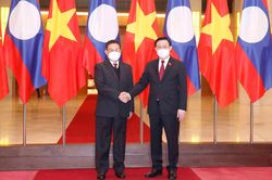 Việt Nam luôn dành ưu tiên cao nhất cho mối quan hệ có một không hai Việt - Lào