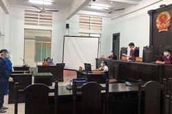 Hai vợ chồng đi trộm xe máy, chồng chạy thoát, vợ bị bắt tại trận