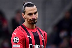 Milan bị loại sau trận thua ngược Liverpool