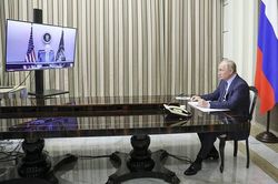 Tổng thống Putin: Các lệnh trừng phạt không có tác dụng