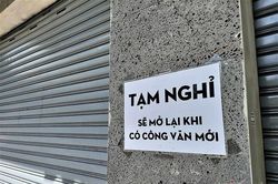 Giám đốc du thuyền bán 3 căn nhà trả nợ, chủ khách sạn treo biển kêu cứu