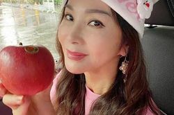 'Bà dì hot nhất Đài Loan' ăn táo hàng ngày giữ eo thon