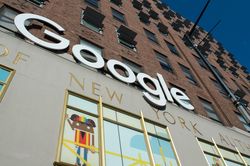 Google sẽ thưởng thêm tiền mặt cho toàn bộ nhân viên trong năm nay