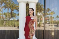 Đỗ Thị Hà đối đáp thuyết phục để chiến thắng phần thi thuyết trình