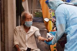 Thành phố Hồ Chí Minh thay đổi cách dùng các túi thuốc A, B, C cho F0