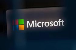 Microsoft giảm 50% gói Office cho người đang dùng bản lậu