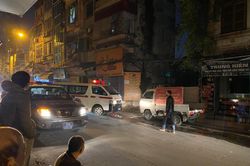 Cháy căn hộ tập thể khóa trái ở Hà Nội, một người đàn ông tử vong