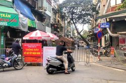 Phong tỏa nhiều tuyến phố cổ Hà Nội để phòng chống dịch COVID-19
