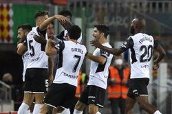 Soi kèo nhà cái Valencia vs Elche. Nhận định, dự đoán bóng đá La Liga (00h30, 12/12)