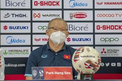 Thầy Park cùng toàn đội dốc sức vượt qua Malaysia
