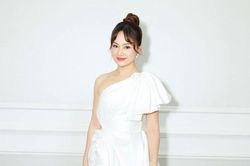 Lan Phương chuộng toàn kiểu váy bánh bèo chẳng hề dìm dáng mà còn rất nổi bật