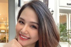 Phanh Lee khoe nhan sắc xinh đẹp sau sinh nhưng than thở vì 'lỗi' ở môi
