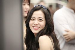 Jisoo xinh đẹp như Hoa hậu vẫn có một nhược điểm 'chí mạng' phải nhờ cậy makeup