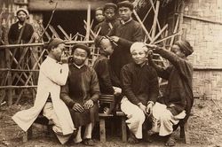 Ảnh = Ký ức = Lịch sử (Kỳ 18): Thú & Nghề lấy ráy tai
