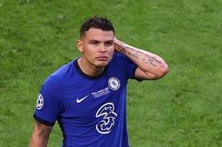 Chuyển nhượng cầu thủ: Chelsea gia hạn Thiago Silva; Rangnick không giữ Martial; Barca muốn có bộ 3 cầu thủ người Mỹ
