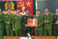 Khen thưởng lực lượng phá vụ án sát hại một phụ nữ rồi ném thi thể xuống sông