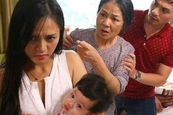 Mẹ chồng hắt hủi cháu nội nhưng lại yêu mến đứa trẻ hàng xóm, con dâu choáng váng khi biết lý do vì sao