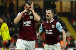 Soi kèo nhà cái Burnley vs Watford. Nhận định, dự đoán bóng đá Anh (2h30, 16/12)