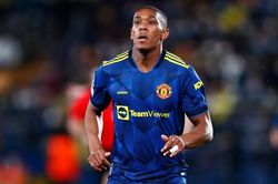Man Utd muốn bán Anthony Martial và hỏi mua Luis Diaz để thay thế