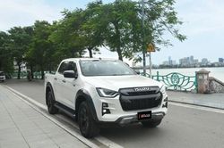 Isuzu D-MAX 2021 - mẫu bán tải bền bỉ, chi phí hợp lý