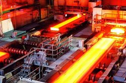 Sản xuất và tiêu thụ thép cùng tăng nhẹ do sản xuất công nghiệp khởi sắc